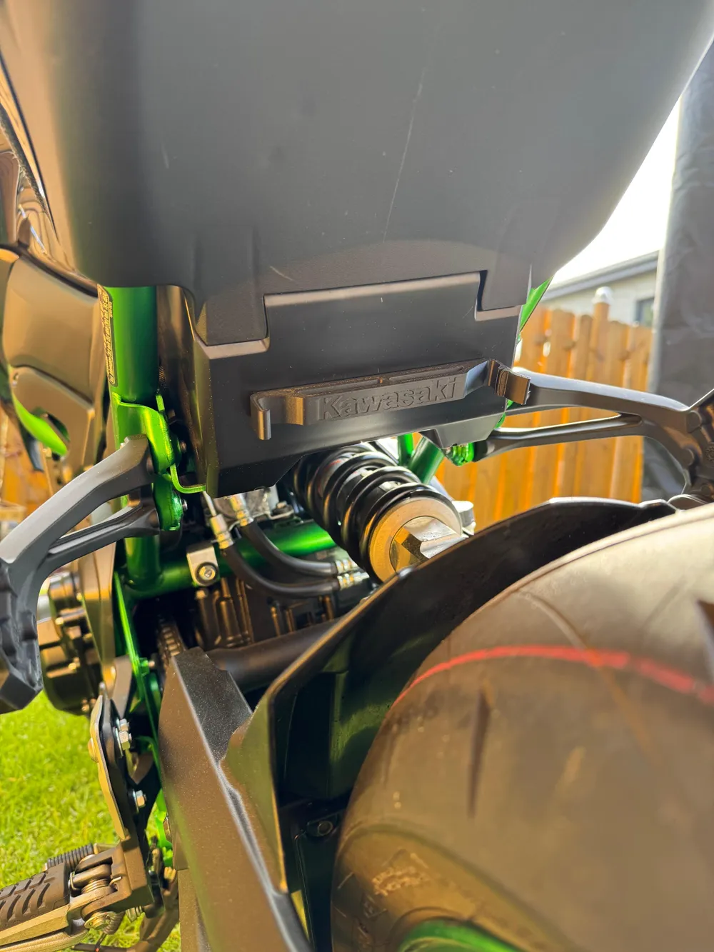 Suport Doză pentru Motocicletă – Kawasaki